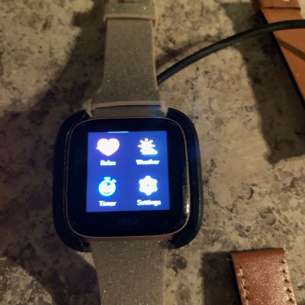 Fitbit Versa - image 4